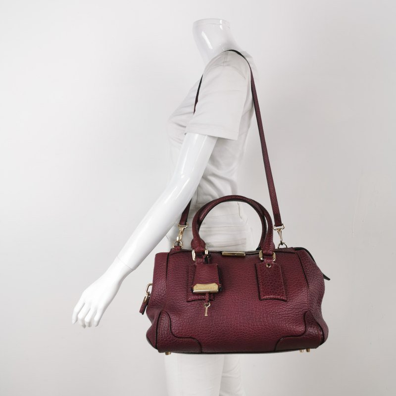 Burberry牛皮純色logo徽標單肩包-1