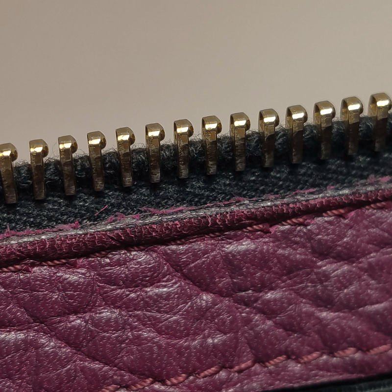 Burberry牛皮純色logo徽標單肩包-11