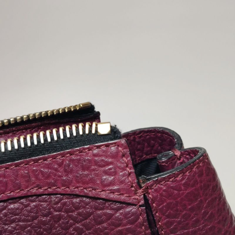 Burberry牛皮純色logo徽標單肩包-19