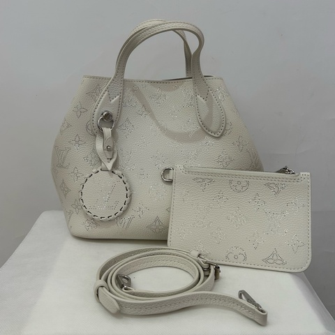 Louis Vuitton 白Blossom PM Mahina BLC