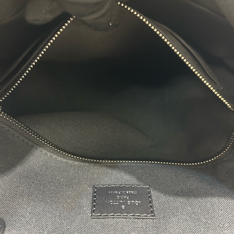 Louis Vuitton Christopher MM-9