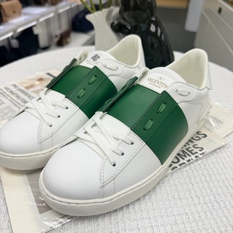 Valentino 經典款 綠色 最後一雙 特價