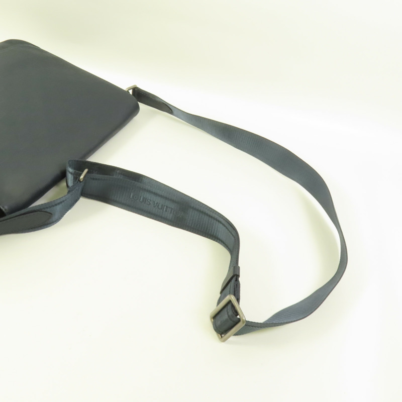 LOUIS VUITTON Damier Infini Distrist PM銀扣肩背袋-4