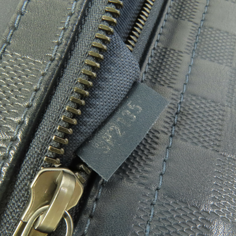 LOUIS VUITTON Damier Infini Distrist PM銀扣肩背袋-10