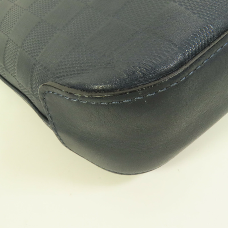 LOUIS VUITTON Damier Infini Distrist PM銀扣肩背袋-11