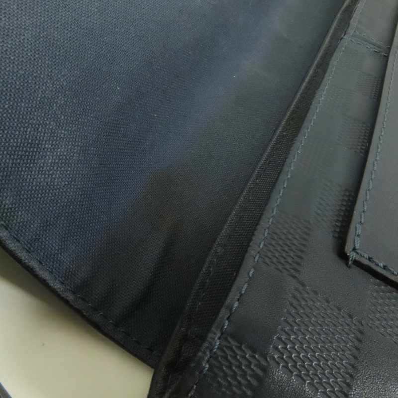 LOUIS VUITTON Damier Infini Distrist PM銀扣肩背袋-15