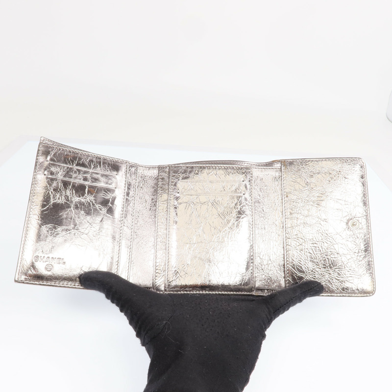 CHANEL 牛皮皮革Fold Wallet銀扣錢包-16