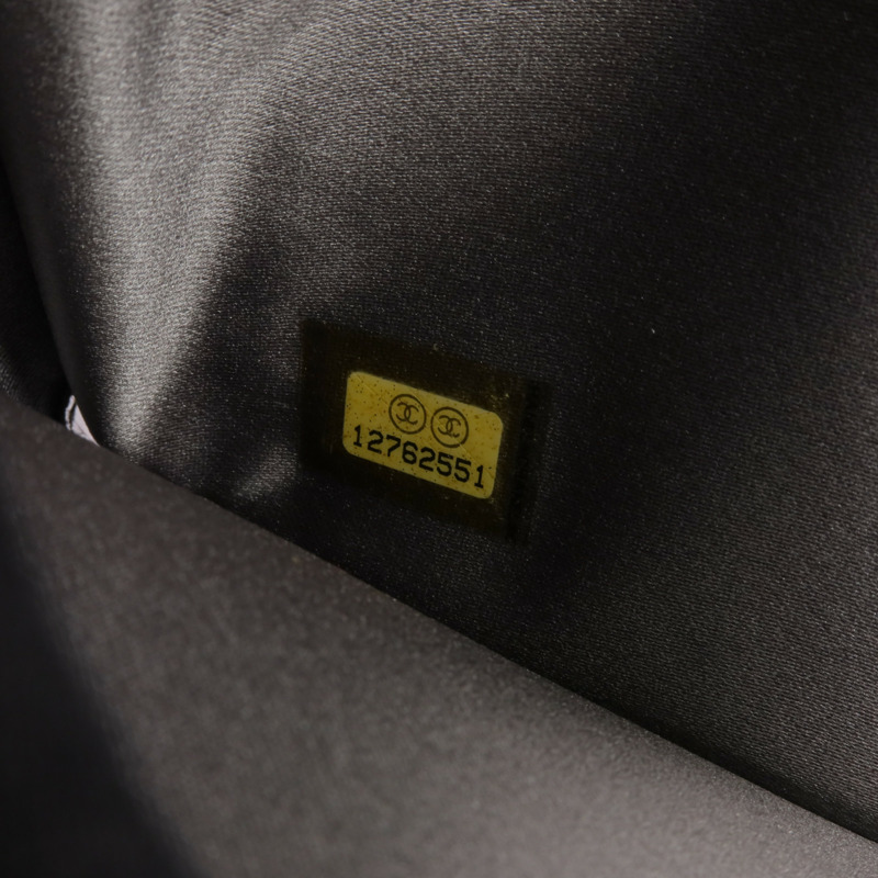 CHANEL 牛皮皮革Fold Wallet銀扣錢包-20