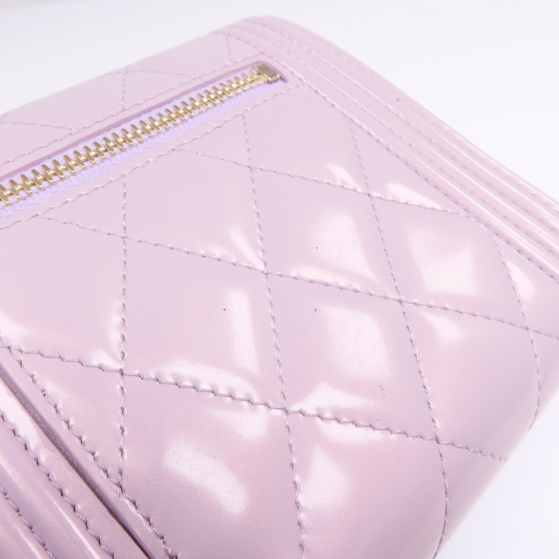 CHANEL 漆皮皮革Boy Wallet金扣錢包-14