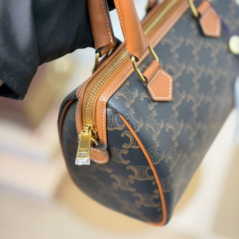 (全新未使用🥰這顆超推！）🏷Celine 瑟琳．Boston 老花波士頓 新款D扣-8