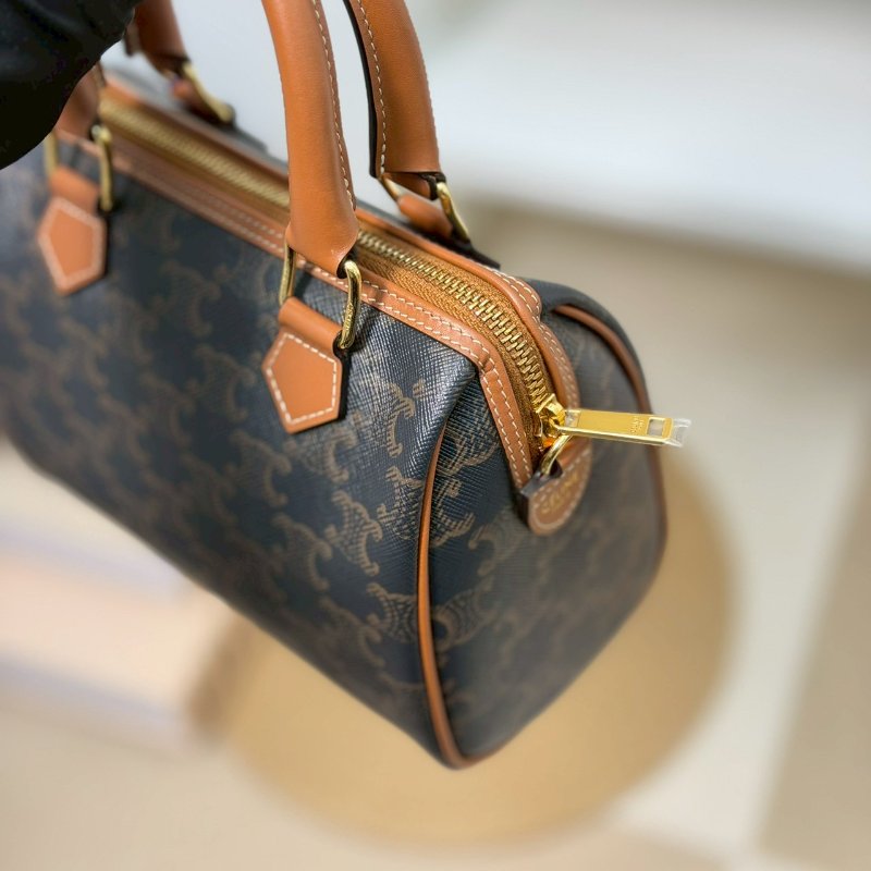 (全新未使用🥰這顆超推！）🏷Celine 瑟琳．Boston 老花波士頓 新款D扣-11