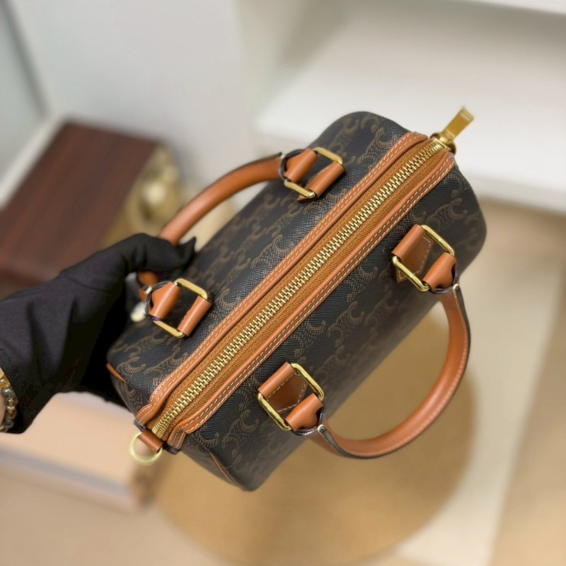 (全新未使用🥰這顆超推！）🏷Celine 瑟琳．Boston 老花波士頓 新款D扣-13