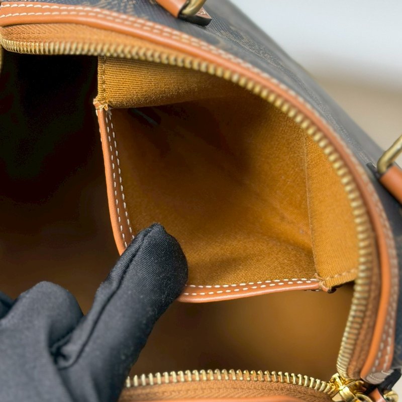 (全新未使用🥰這顆超推！）🏷Celine 瑟琳．Boston 老花波士頓 新款D扣-20