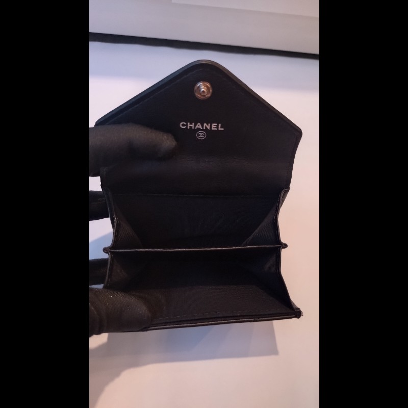 Chanel 黑皮V格下蓋卡片零錢包-12