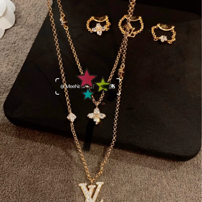 全新 LV 超美 有氣質 字母 /小花 滿鑽 雙層 項鏈-3