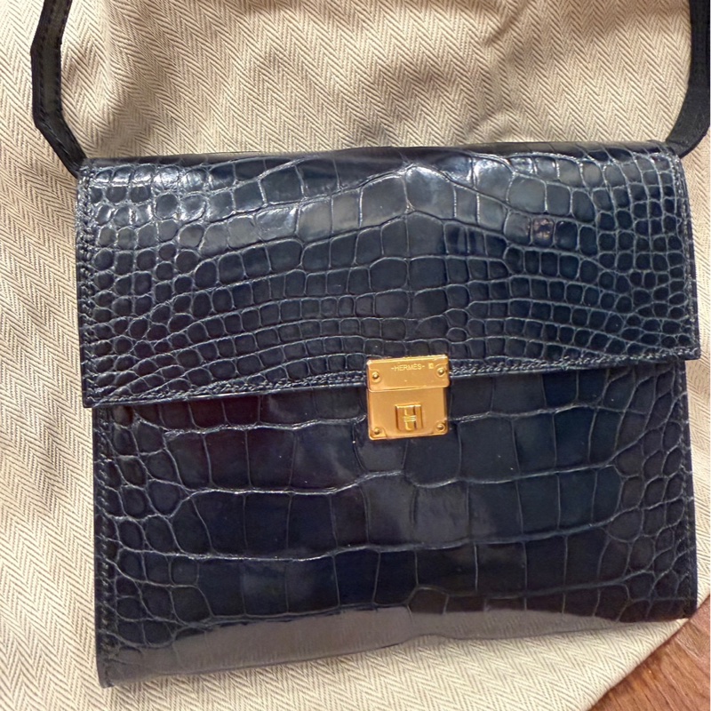 年終獎金犒賞珍愛🉐🧧HERMÈS 愛馬仕 珍貴稀有鱷魚皮Clic 16 □ 最保值經典黑色金扣-2
