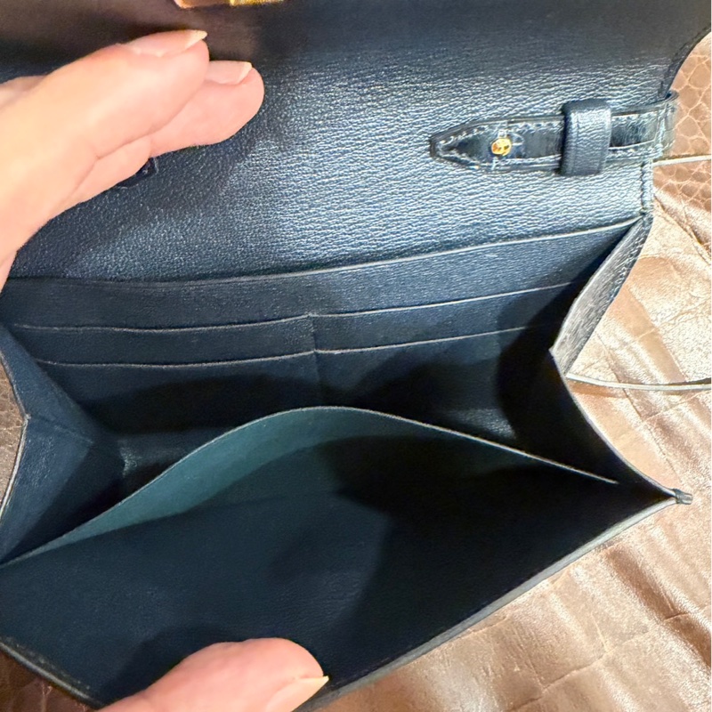 年終獎金犒賞珍愛🉐🧧HERMÈS 愛馬仕 珍貴稀有鱷魚皮Clic 16 □ 最保值經典黑色金扣-19