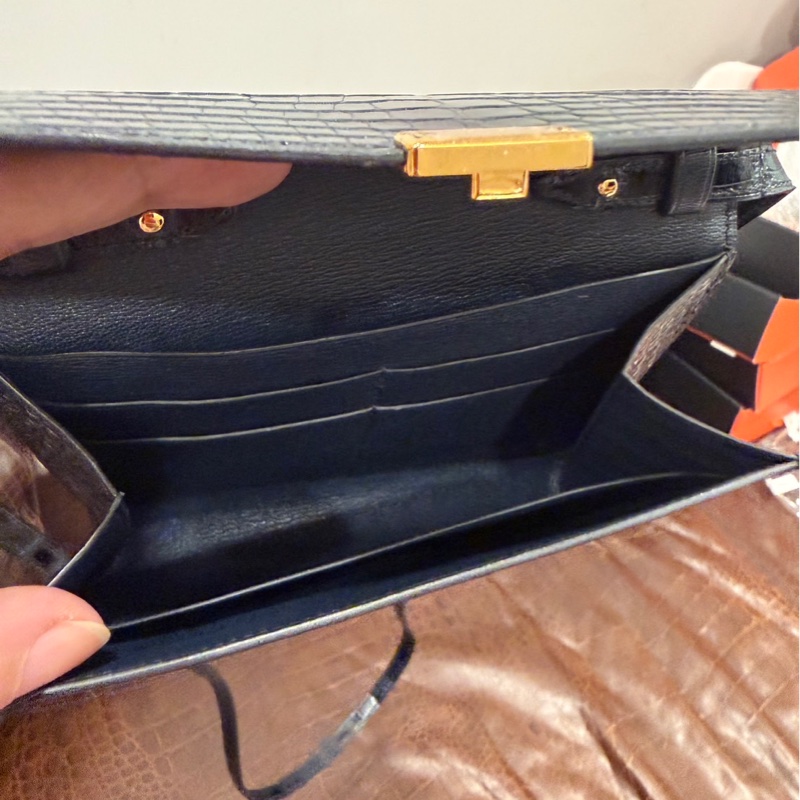 年終獎金犒賞珍愛🉐🧧HERMÈS 愛馬仕 珍貴稀有鱷魚皮Clic 16 □ 最保值經典黑色金扣-20