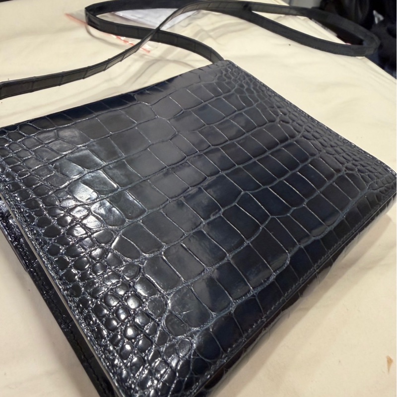 年終獎金犒賞珍愛🉐🧧HERMÈS 愛馬仕 珍貴稀有鱷魚皮Clic 16 □ 最保值經典黑色金扣-28