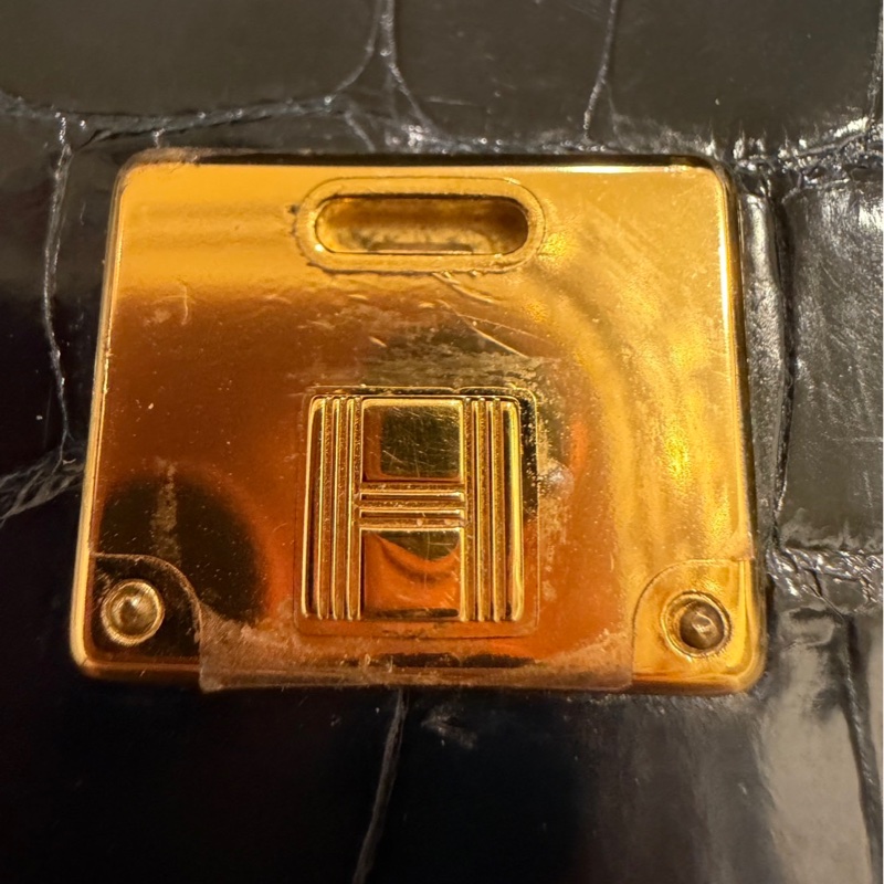 年終獎金犒賞珍愛🉐🧧HERMÈS 愛馬仕 珍貴稀有鱷魚皮Clic 16 □ 最保值經典黑色金扣-29