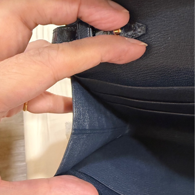 年終獎金犒賞珍愛🉐🧧HERMÈS 愛馬仕 珍貴稀有鱷魚皮Clic 16 □ 最保值經典黑色金扣-22