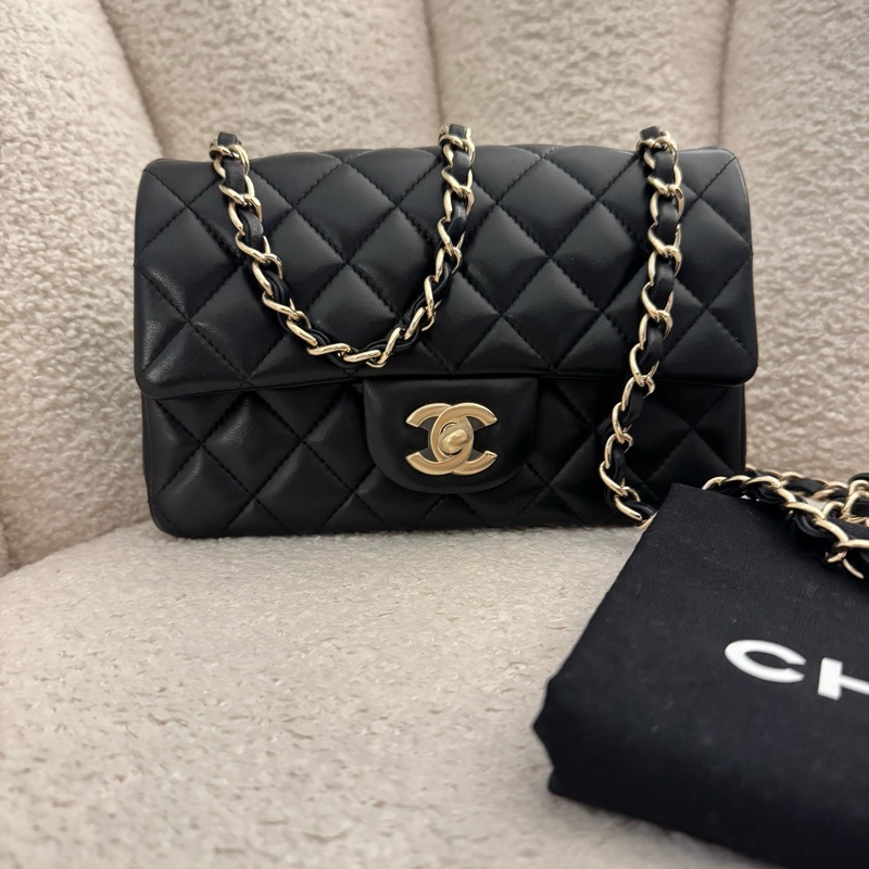 CHANEL Mini 經典菱格鍊包｜黑金（20 cm）-0