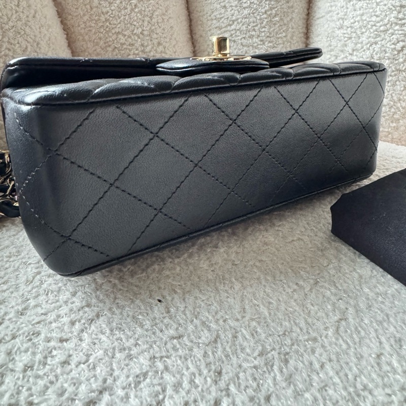 CHANEL Mini 經典菱格鍊包｜黑金（20 cm）-7