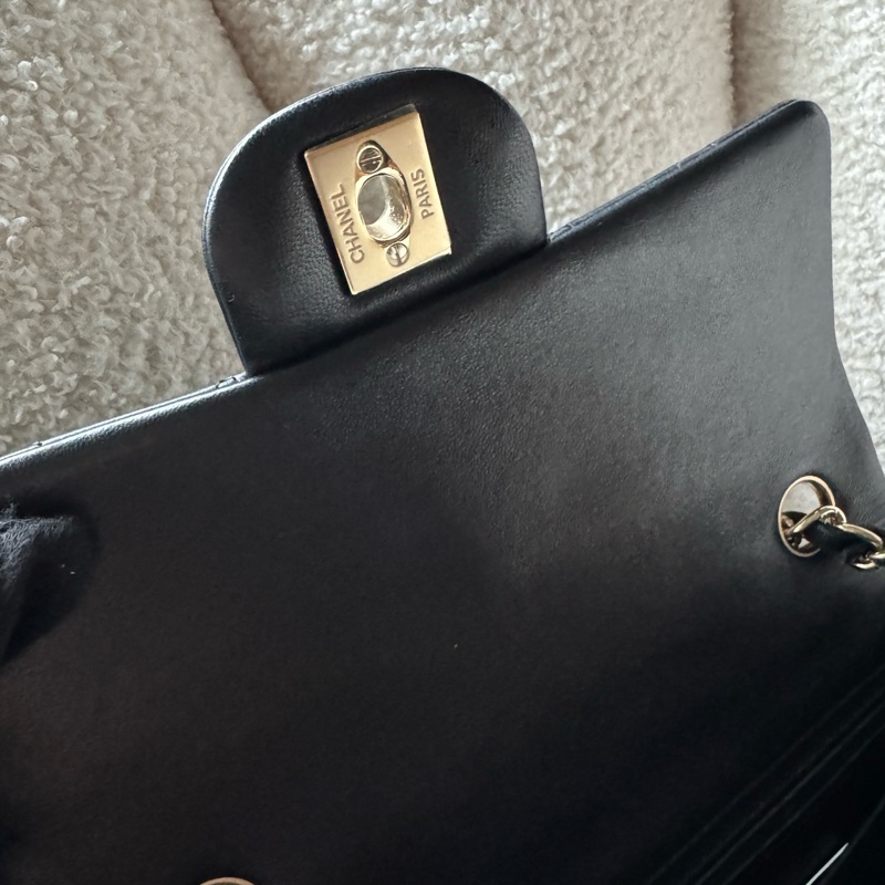 CHANEL Mini 經典菱格鍊包｜黑金（20 cm）-8