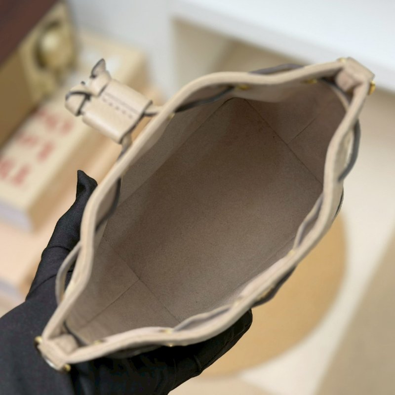 (每次上架都被秒殺!請把握❤️🔥)🏷LV 路易威登.Nano Noe 雙色迷你水桶包 M46291 芯片款-16