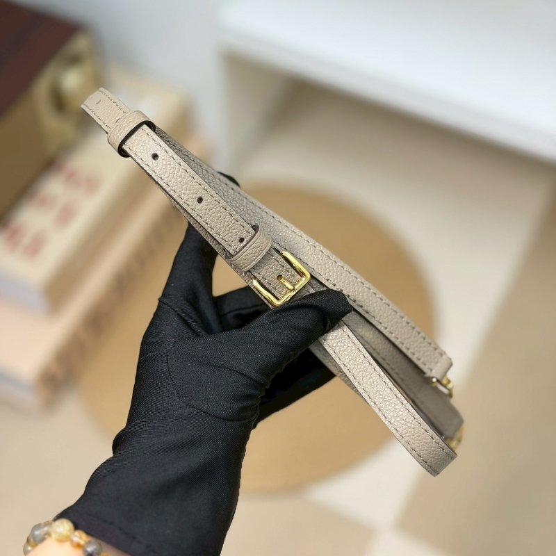 (每次上架都被秒殺!請把握❤️🔥)🏷LV 路易威登.Nano Noe 雙色迷你水桶包 M46291 芯片款-19