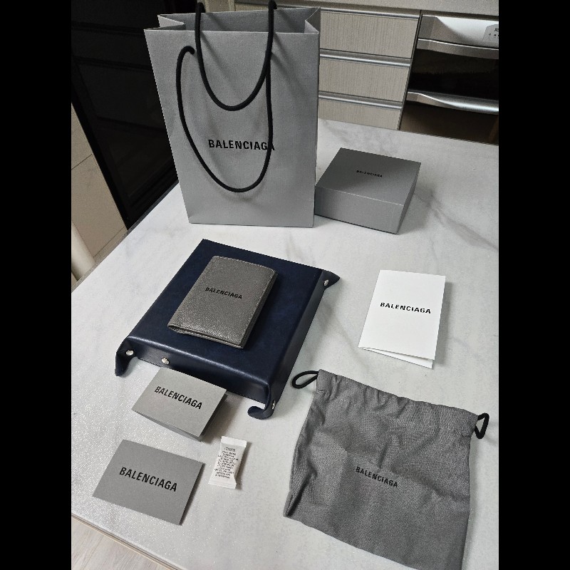 ALENCIAGA Cash Logo印花短夾-10