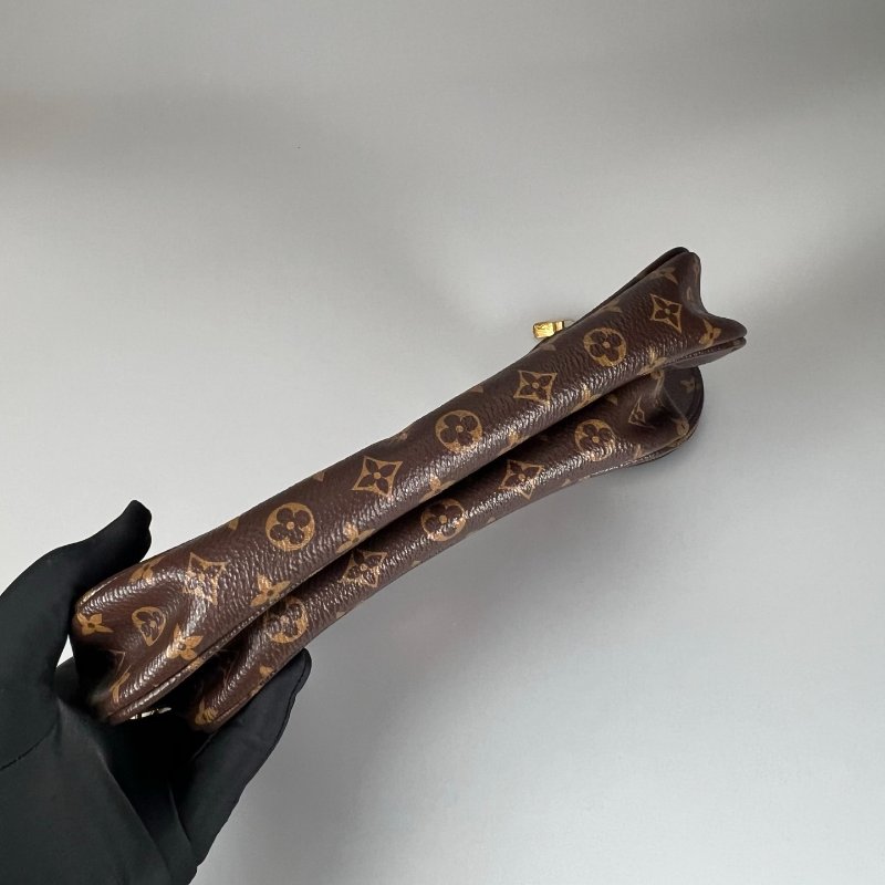 LV M44813 綠背帶老花五合一包-4