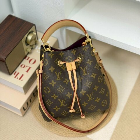 🏷LV 路易威登．Neonoe BB 老花水桶包 M46581 芯片款