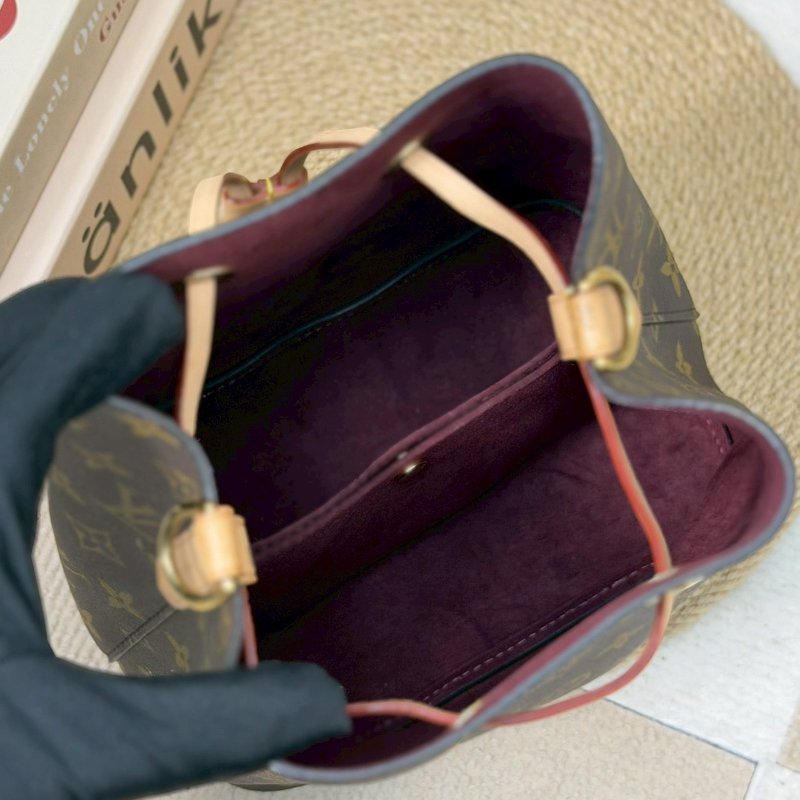 🏷LV 路易威登．Neonoe BB 老花水桶包 M46581 芯片款-14