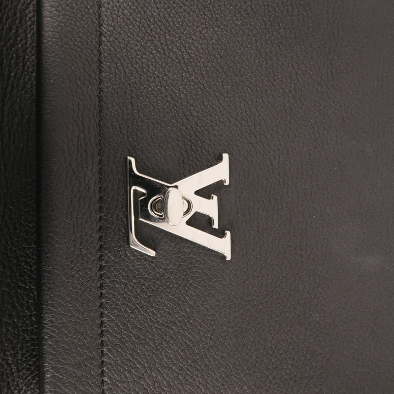 LOUIS VUITTON 牛皮皮革Lock Me II銀扣手挽肩背兩用袋-8