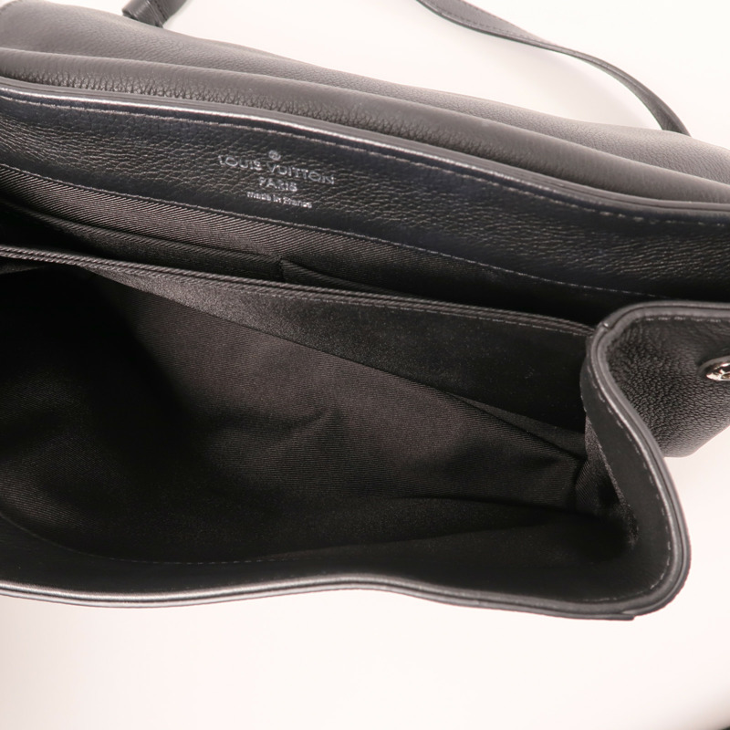 LOUIS VUITTON 牛皮皮革Lock Me II銀扣手挽肩背兩用袋-14