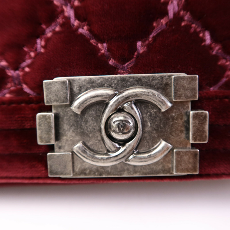 CHANEL 天鵝絨Boy 25銀扣鏈帶肩背袋-6