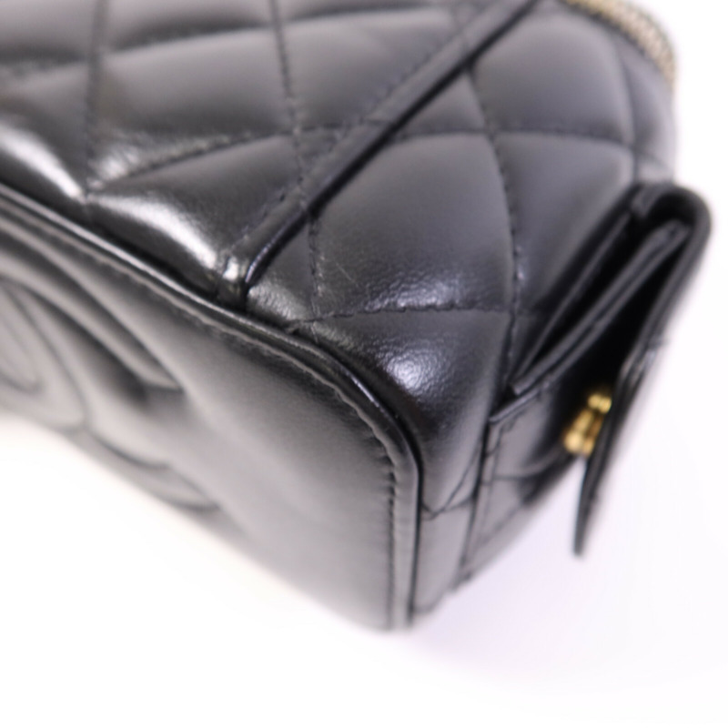 CHANEL 羊皮皮革Vanity Case金扣鏈帶肩背袋-12