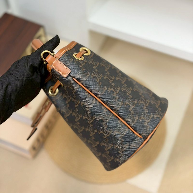 (全新未使用、適合送禮✨)🏷Celine 瑟琳.Teen Clara 老花水桶包-3