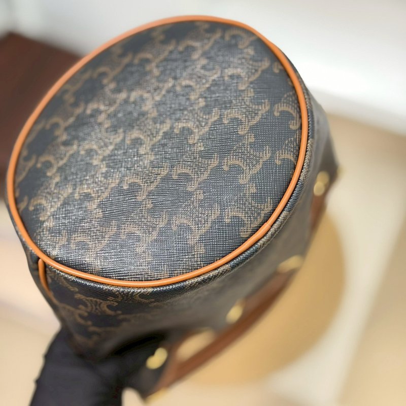 (全新未使用、適合送禮✨)🏷Celine 瑟琳.Teen Clara 老花水桶包-7