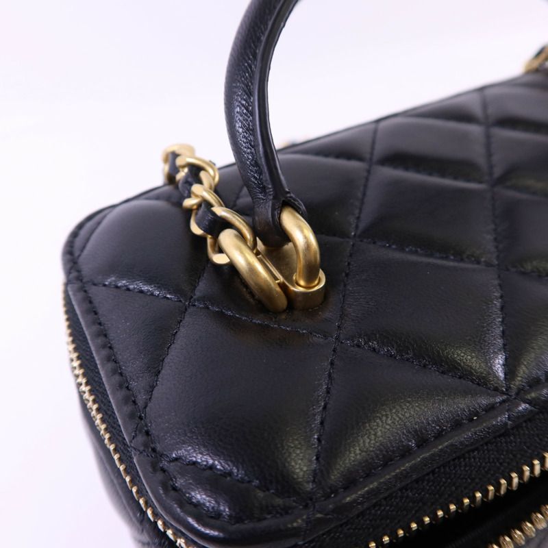 CHANEL 羊皮皮革Vanity Case金扣手挽肩背兩用袋-10