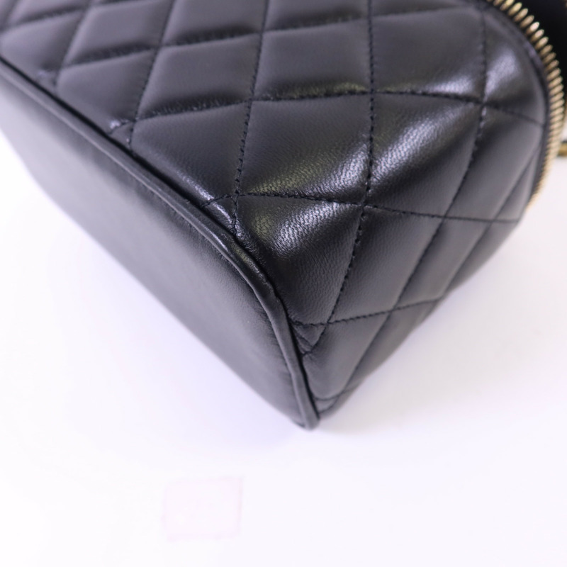 CHANEL 羊皮皮革Vanity Case金扣手挽肩背兩用袋-11