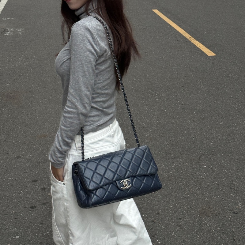 【極新🎁】 Chanel CF 香奈兒 抓皺牛皮 斜背包(專櫃263,300)-1