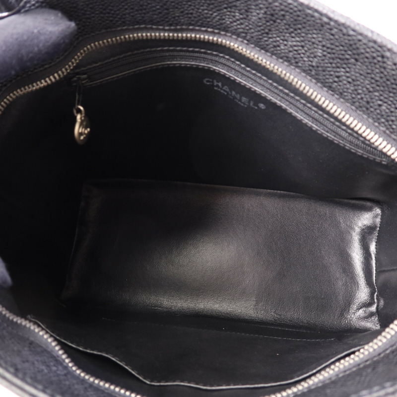 CHANEL 牛皮皮革Medallion Tote銀扣手挽袋-4