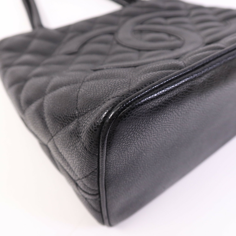 CHANEL 牛皮皮革Medallion Tote銀扣手挽袋-13