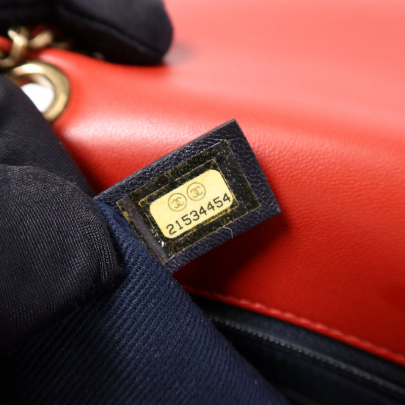 CHANEL 牛皮皮革Pyramid CC Camera Bag金扣鏈帶肩背袋-7