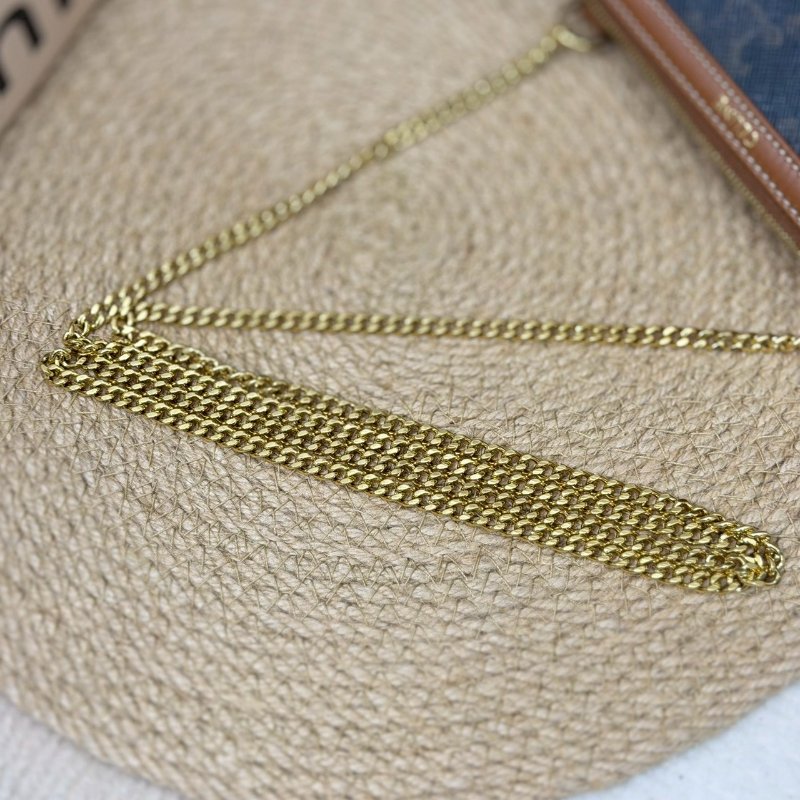 (全新未使用、全配、送禮沒問題😍)🏷Celine 瑟琳.Mini 貝殼包 新款-17