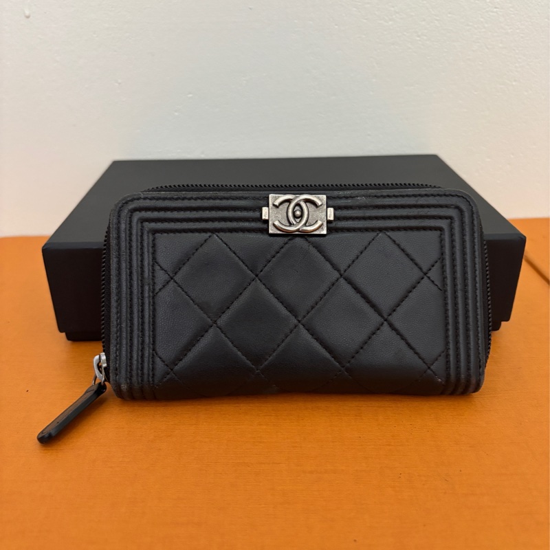 🔹 BOY CHANEL 菱格拉鍊中夾｜黑色-0