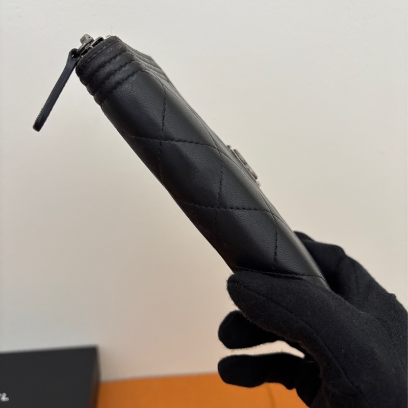 🔹 BOY CHANEL 菱格拉鍊中夾｜黑色-1