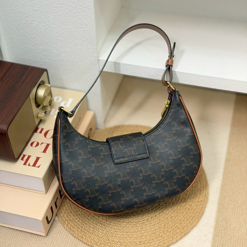 (真的很美🥹買它不會後悔!)🏷Celine 瑟琳.Ava Triomphe 老花腋下包 新款-1